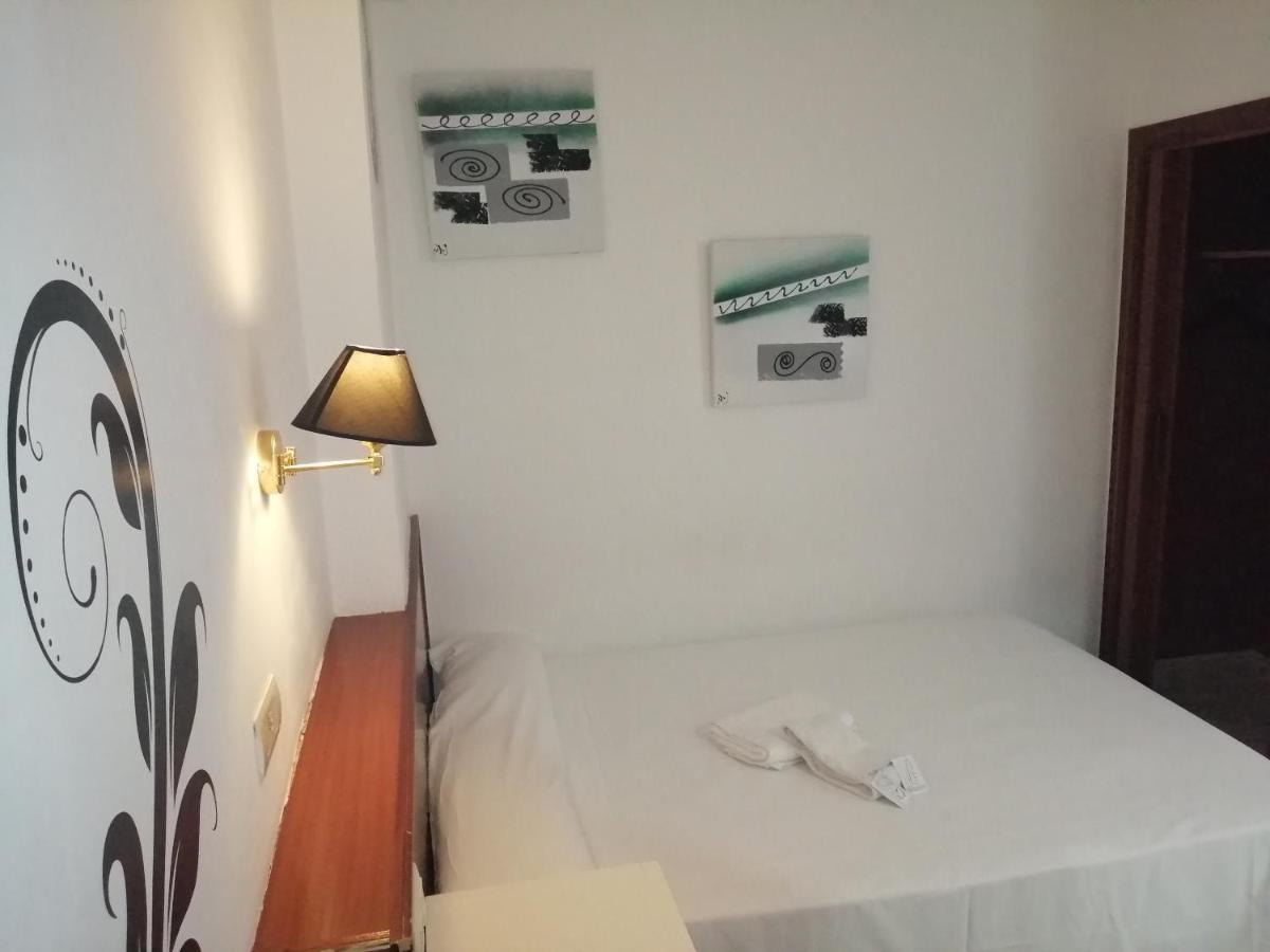 Hostal Jaime I ウエスカ エクステリア 写真