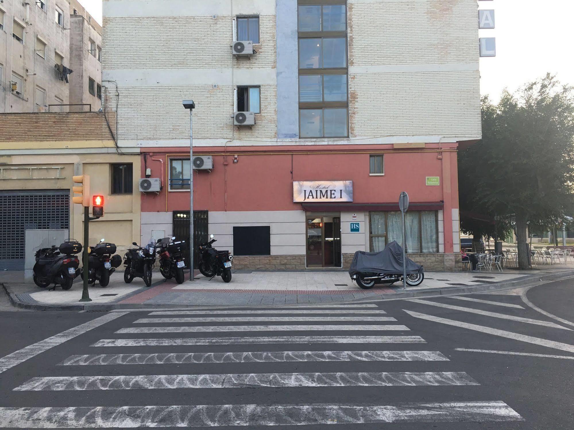Hostal Jaime I ウエスカ エクステリア 写真