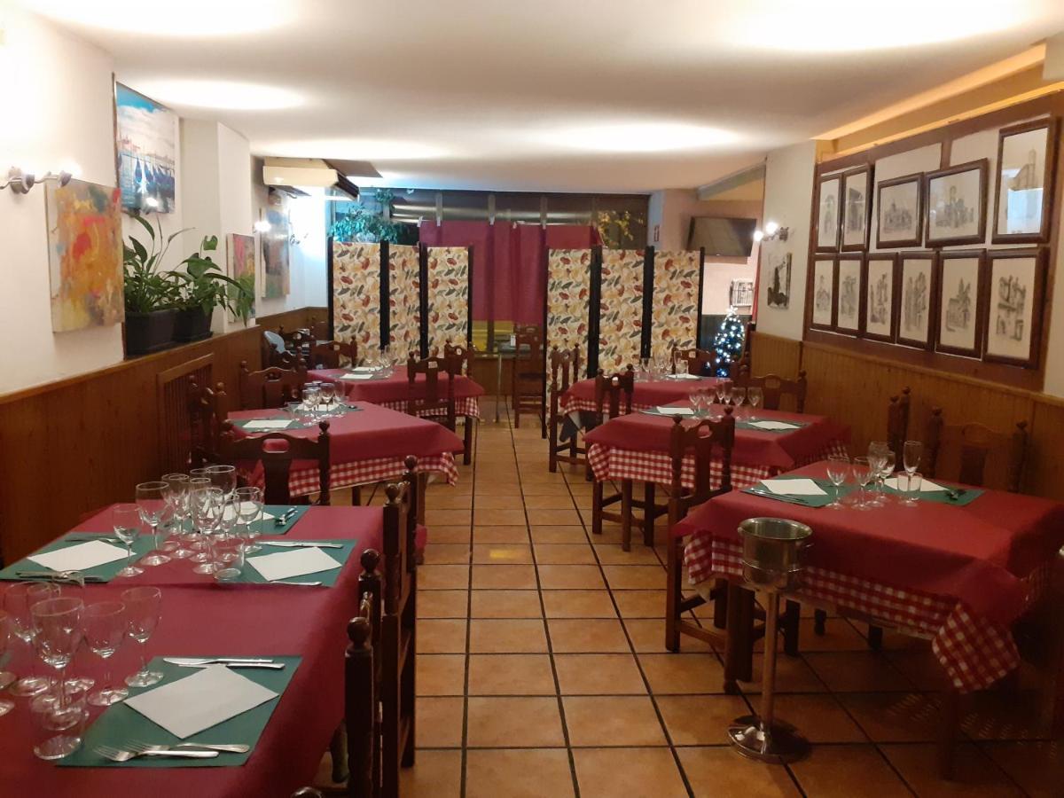 Hostal Jaime I ウエスカ エクステリア 写真